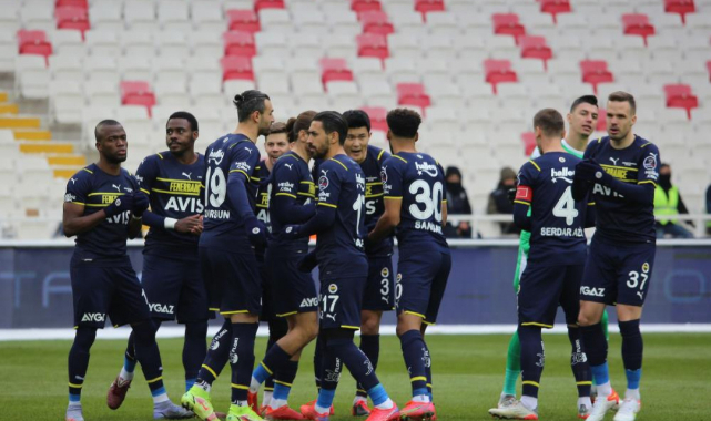 Fenerbahçe'de 4 futbolcu virüse yakalandı